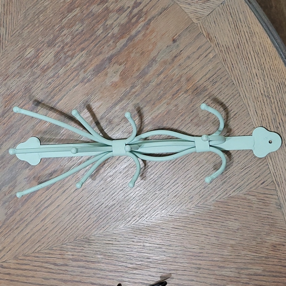 Coat or towel holder, super cute, light minty color..